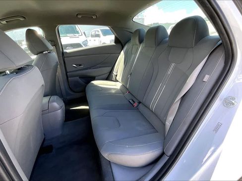 Used 2024 Hyundai Elantra SEL FWD image 29