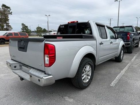 Used 2014 Nissan Frontier SV w/ SV Value Truck Package image 3