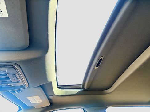 Used 2022 Chevrolet Silverado 1500 LT Trail Boss w/ LT Trail Boss Premium Package image 22