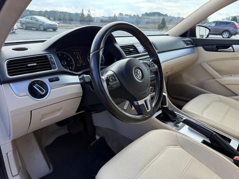 Used 2012 Volkswagen Passat 2.5 SE image 17