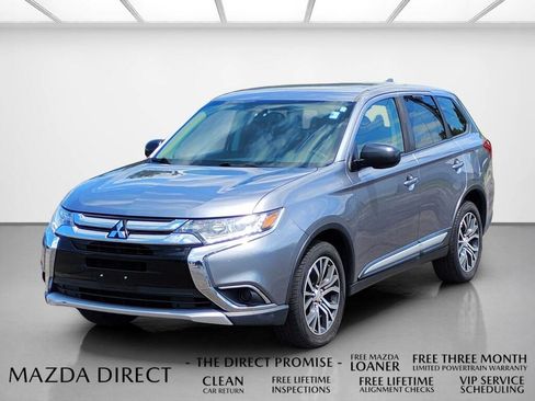 Used 2017 Mitsubishi Outlander ES AWD/4WD image 1