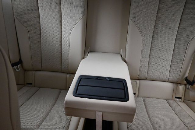 Certified 2025 BMW 230i Coupe w/ Premium Package RWD image 18