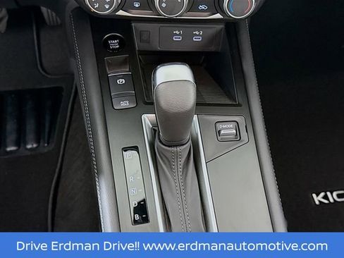 Certified 2025 Nissan Kicks SV image 18