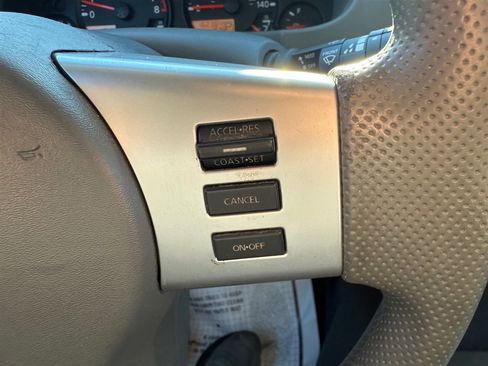 Used 2018 Nissan Frontier SV image 16