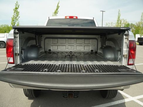 Used 2015 RAM 2500 Tradesman w/ Chrome Appearance Group AWD/4WD image 17