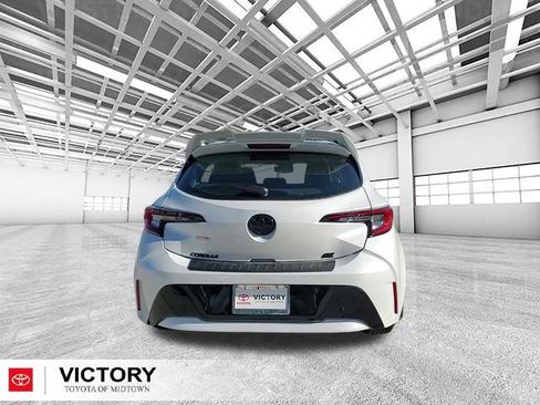Used 2026 Toyota Corolla SE image 4