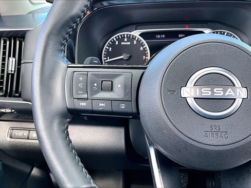 Used 2024 Nissan Pathfinder SL w/ SL Premium Package FWD image 24