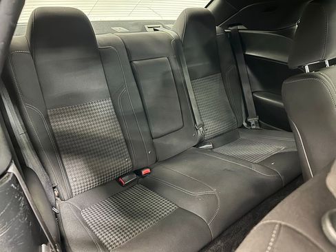 Used 2018 Dodge Challenger SXT RWD image 15