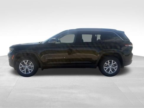 Used 2022 Jeep Grand Cherokee Limited w/ Luxury Tech Group II AWD/4WD image 4