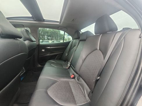 Used 2020 Toyota Camry XSE FWD image 12