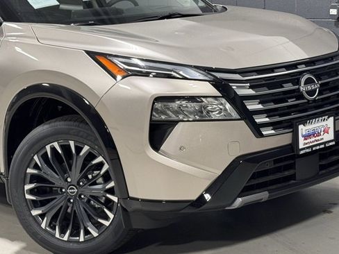 New 2026 Nissan Rogue Platinum w/ Platinum Premium Package image 3