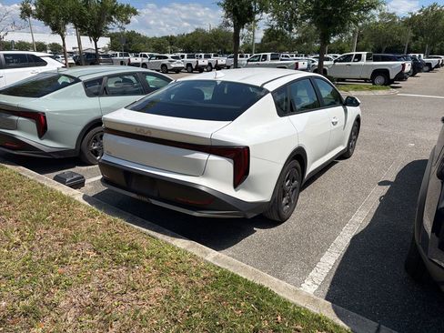 Used 2025 Kia K4 FWD image 3