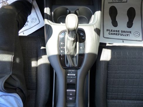 Used 2025 Honda HR-V LX image 30
