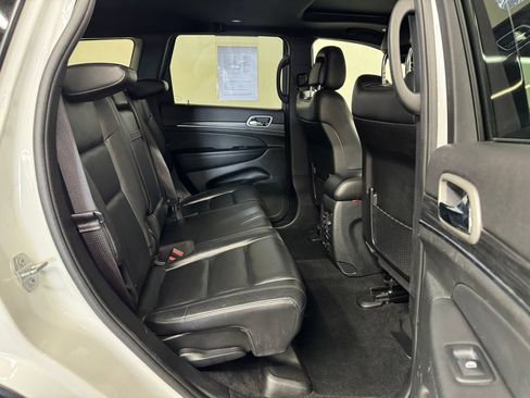 Used 2022 Jeep Grand Cherokee Limited AWD/4WD image 27
