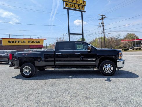 Used 2019 Chevrolet Silverado 3500 LTZ w/ LTZ Plus Package image 5