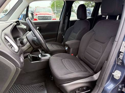 Used 2021 Jeep Renegade Latitude w/ Convenience Group AWD/4WD image 17