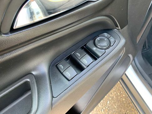 Used 2019 Chevrolet Equinox LT image 22