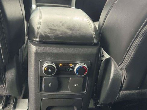 Used 2024 Ford Explorer XLT w/ Equipment Group 202A RWD image 43