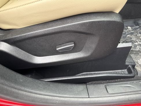 Used 2024 Ford Edge SEL w/ Convenience Package image 9