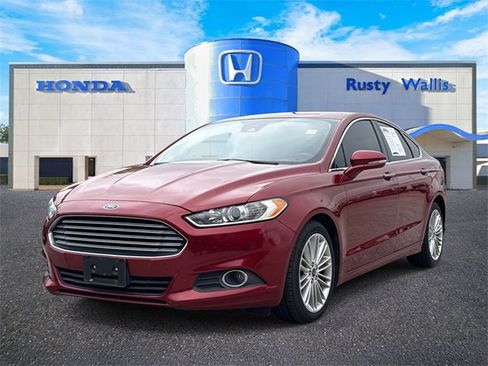 Used 2016 Ford Fusion SE w/ Equipment Group 202A image 4