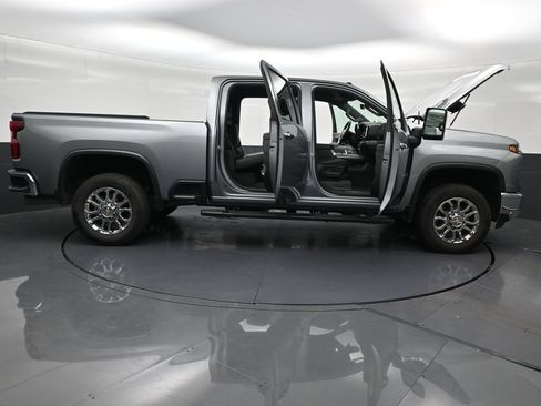 Used 2024 Chevrolet Silverado 2500 LTZ w/ LTZ Convenience Package AWD/4WD image 33