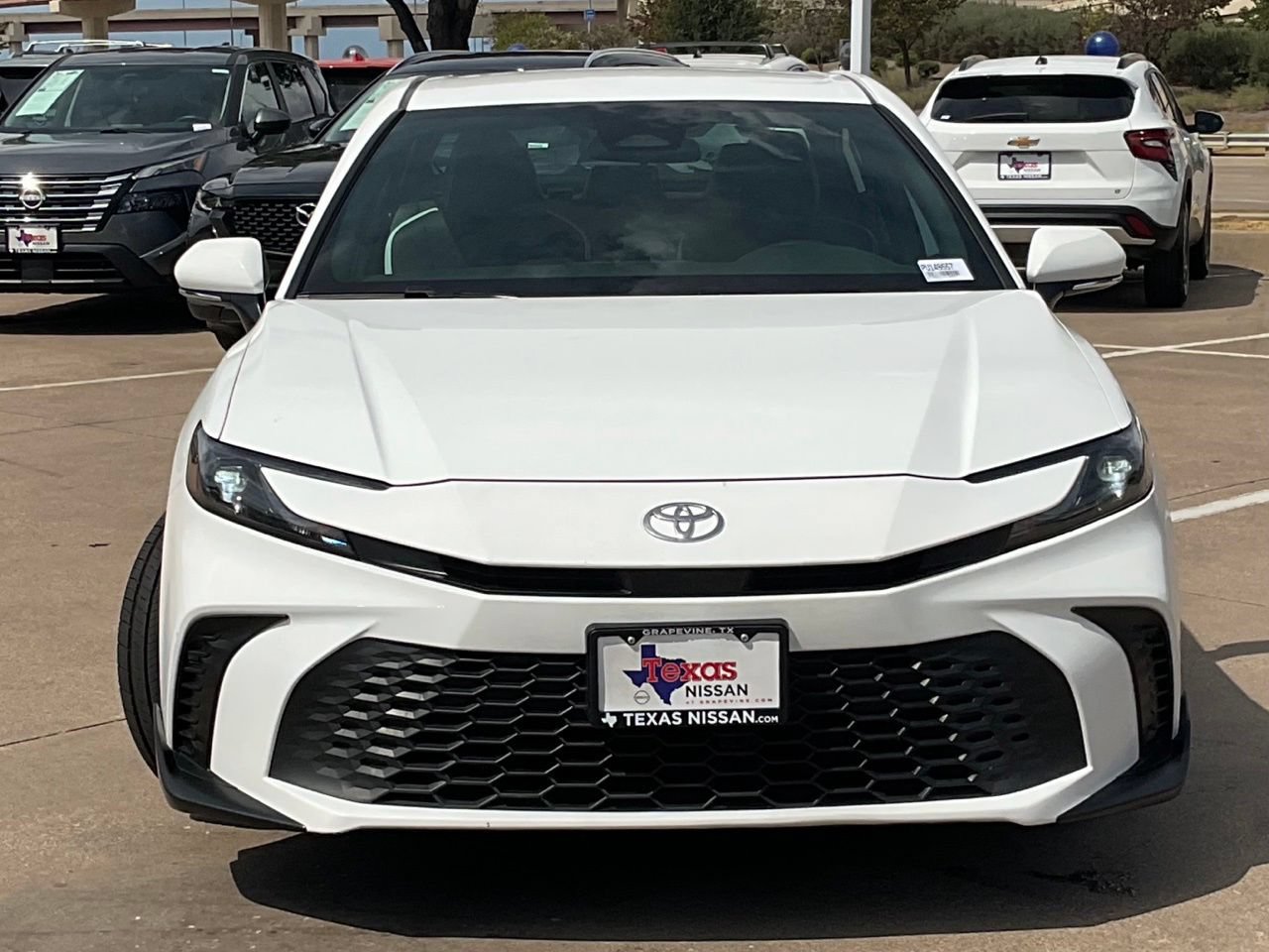 Used 2025 Toyota Camry SE FWD image 2