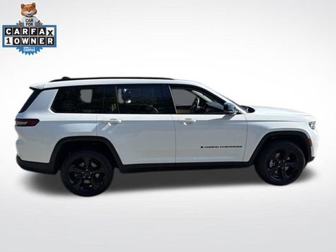 Used 2025 Jeep Grand Cherokee L Limited w/ Black Appearance Package AWD/4WD image 10