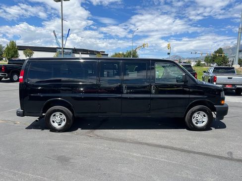 Used 2025 Chevrolet Express 3500 LS RWD image 7