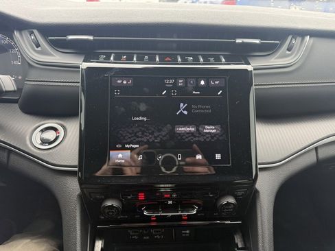 Used 2024 Jeep Grand Cherokee L Altitude image 12