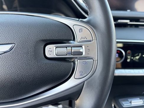 Used 2025 Genesis GV70 2.5T AWD/4WD image 10