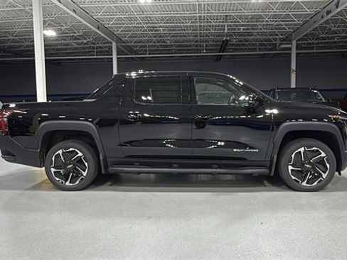 New 2026 Chevrolet Silverado EV LT image 3