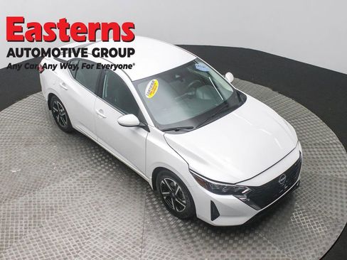 Used 2024 Nissan Sentra SV image 3