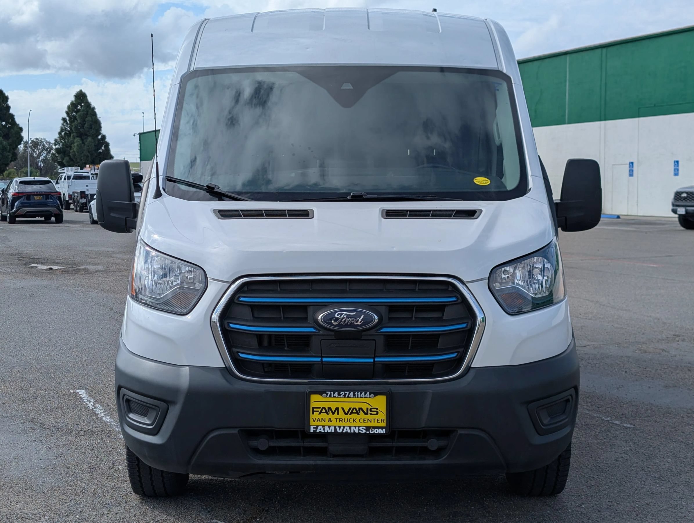 Used 2023 Ford E-Transit Medium Roof RWD image 2