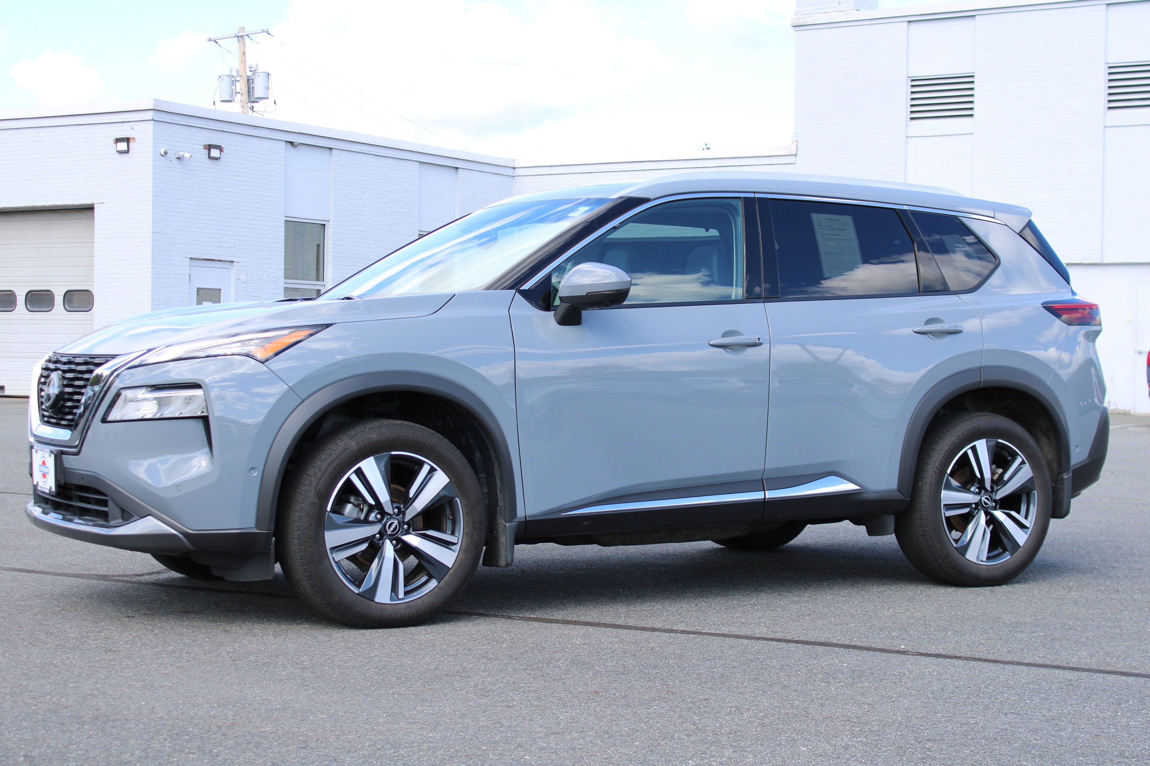 Used 2023 Nissan Rogue SL w/ SL Premium Package AWD/4WD image 2