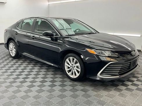 Used 2023 Toyota Camry LE FWD image 3