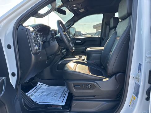 Used 2022 GMC Sierra 2500 AT4 image 15