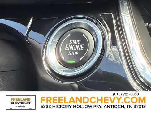 Used 2025 Chevrolet Trax RS w/ Sunroof Package FWD image 33