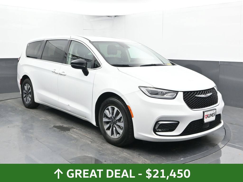Used 2024 Chrysler Pacifica Limited FWD image 7