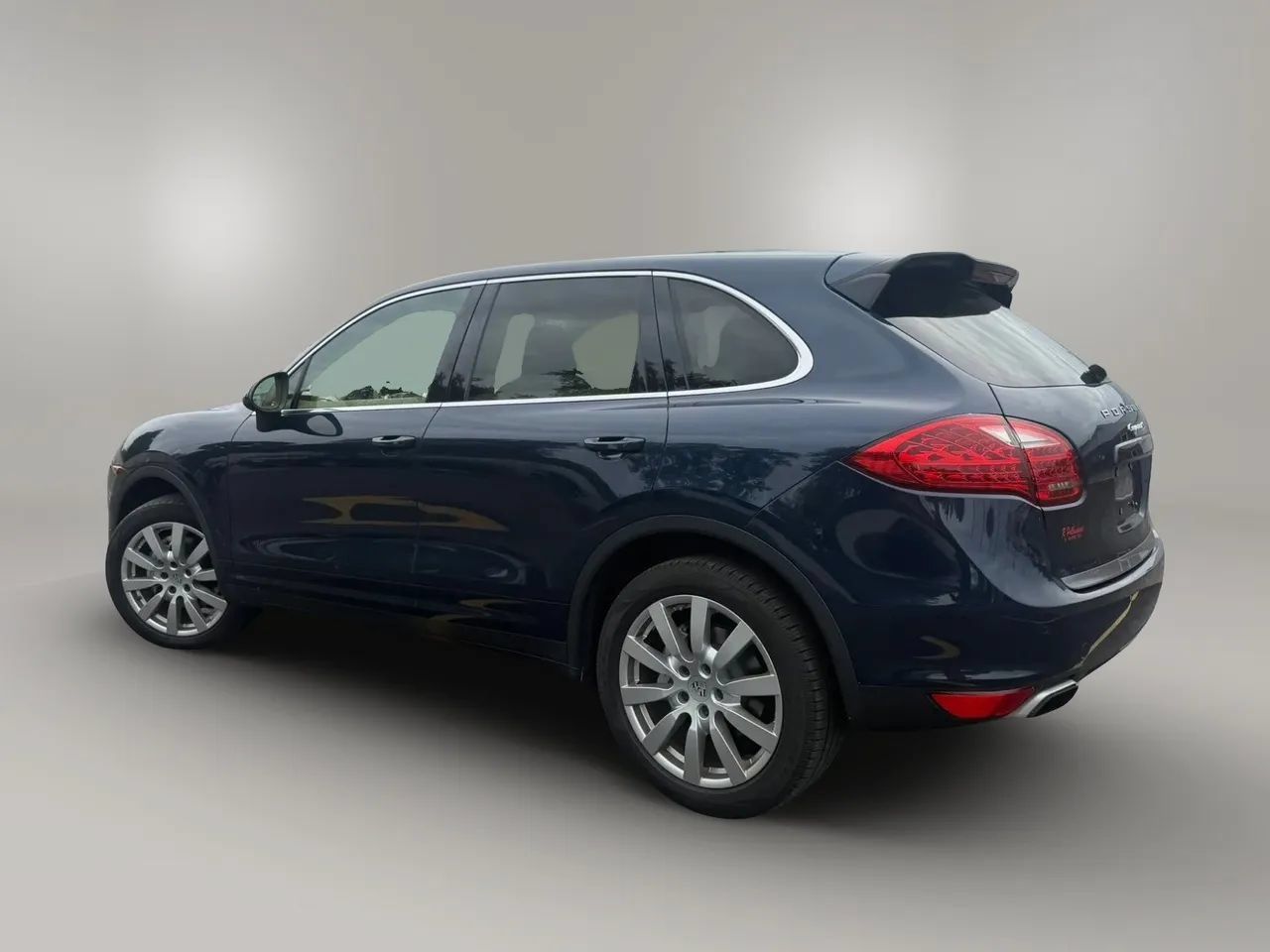 Used 2014 Porsche Cayenne S w/ Comfort Package AWD/4WD image 4