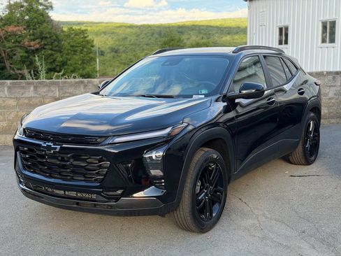 New 2026 Chevrolet Trax ACTIV w/ Driver Confidence Package FWD image 1