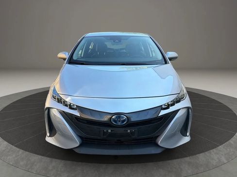 Used 2022 Toyota Prius Prime XLE FWD image 2