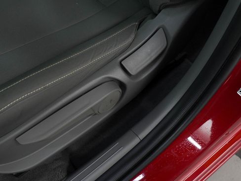 Used 2025 Hyundai Elantra SEL FWD image 38