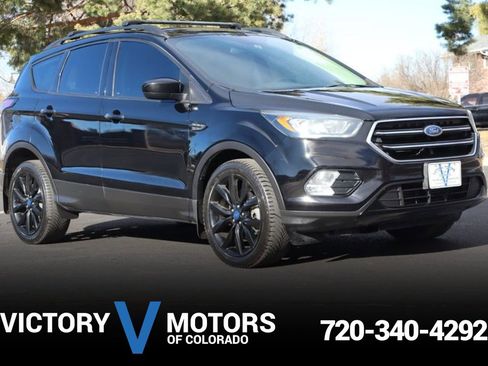 Used 2017 Ford Escape SE w/ Equipment Group 201A image 1