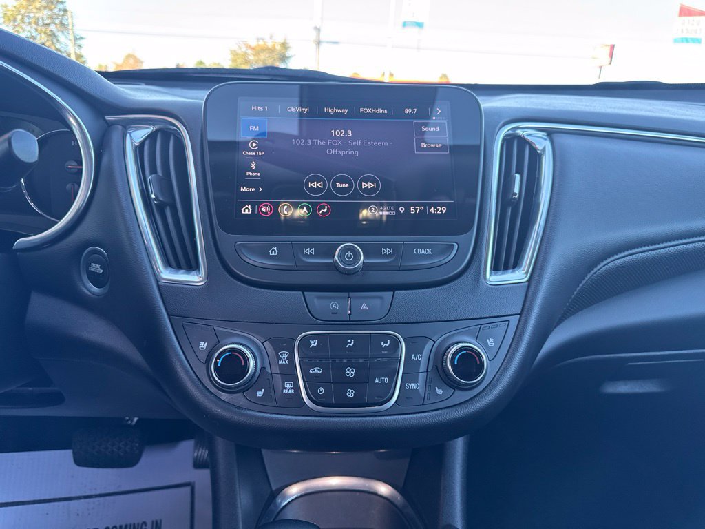 Used 2024 Chevrolet Malibu LT FWD image 16