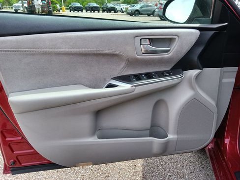 Used 2017 Toyota Camry XSE w/ Moonroof Package FWD image 10