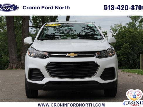 Used 2017 Chevrolet Trax LS AWD/4WD image 2