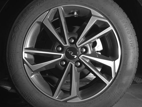 Used 2024 Kia Forte LXS w/ LXS Technology Package image 14