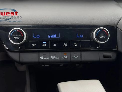 Used 2022 Hyundai Elantra SEL FWD image 25