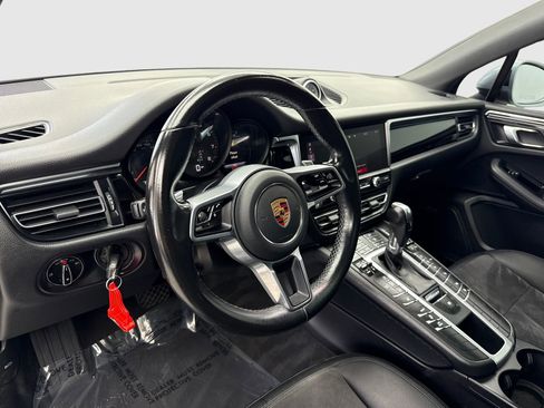 Used 2020 Porsche Macan AWD/4WD image 18