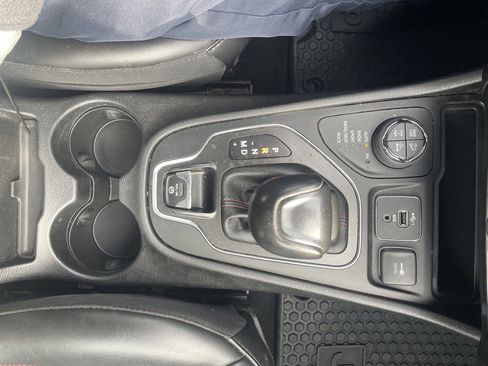 Used 2021 Jeep Cherokee Trailhawk w/ Trailer Tow Group image 24